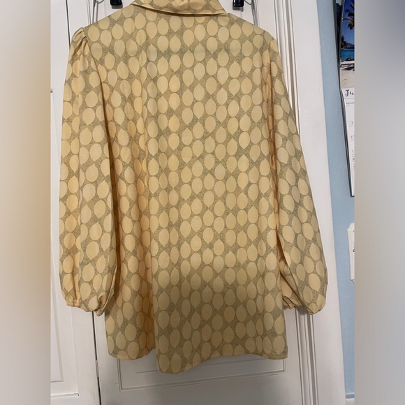 Basico women’s yellow button down graphic shirt with elastic on sleeves Size M - Picture 5 of 5